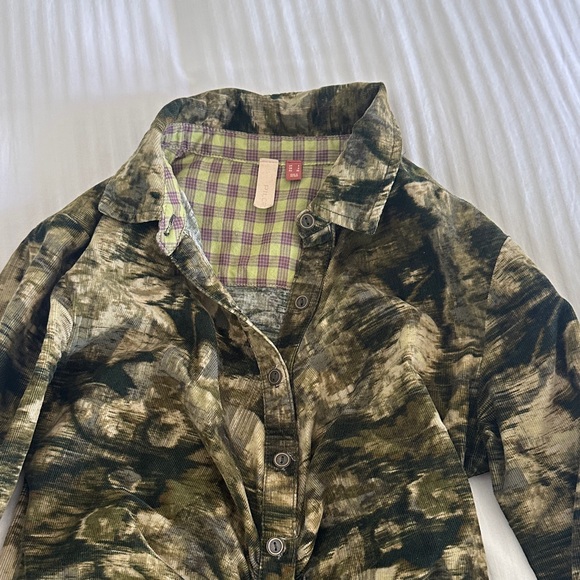 Women’s Olive Green Long Button-Up Shirt Jacket - Picture 7 of 9